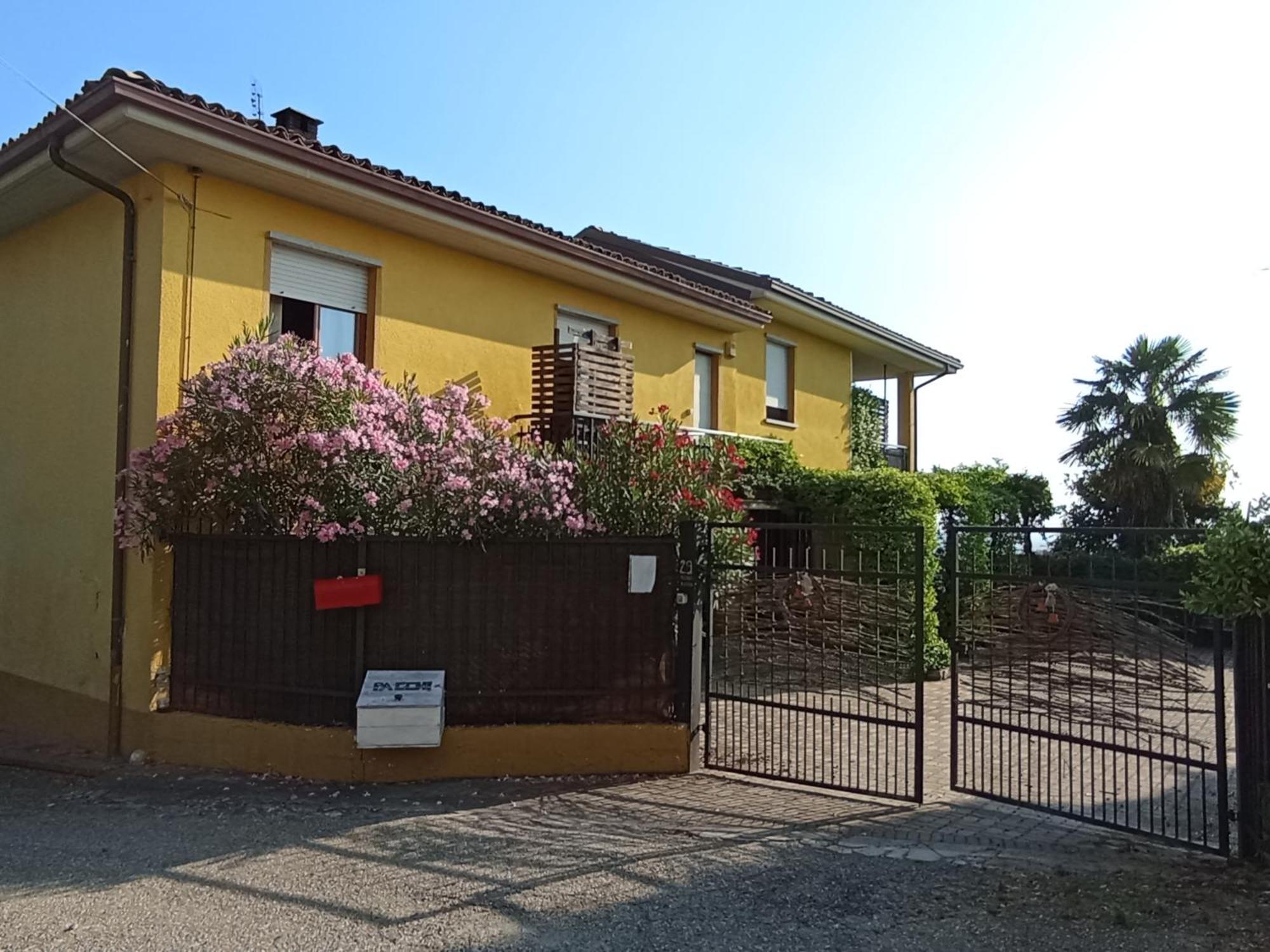 Casa Vacanza Il Colle Del Vento Calosso Exteriér fotografie