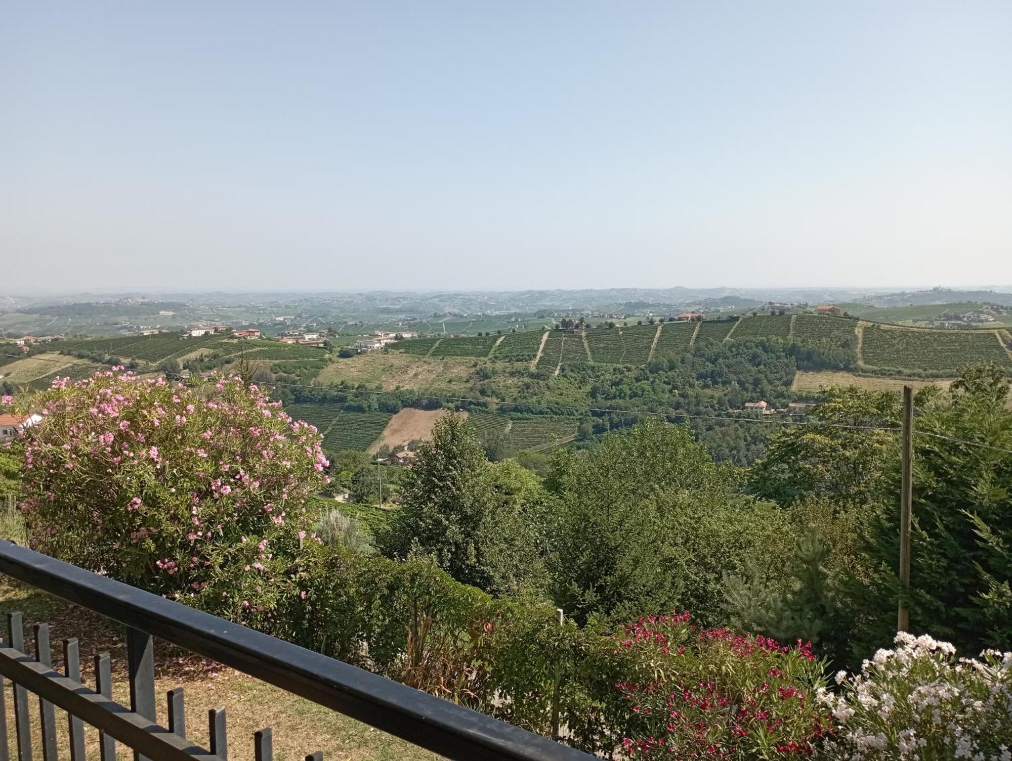 Casa Vacanza Il Colle Del Vento Calosso Exteriér fotografie