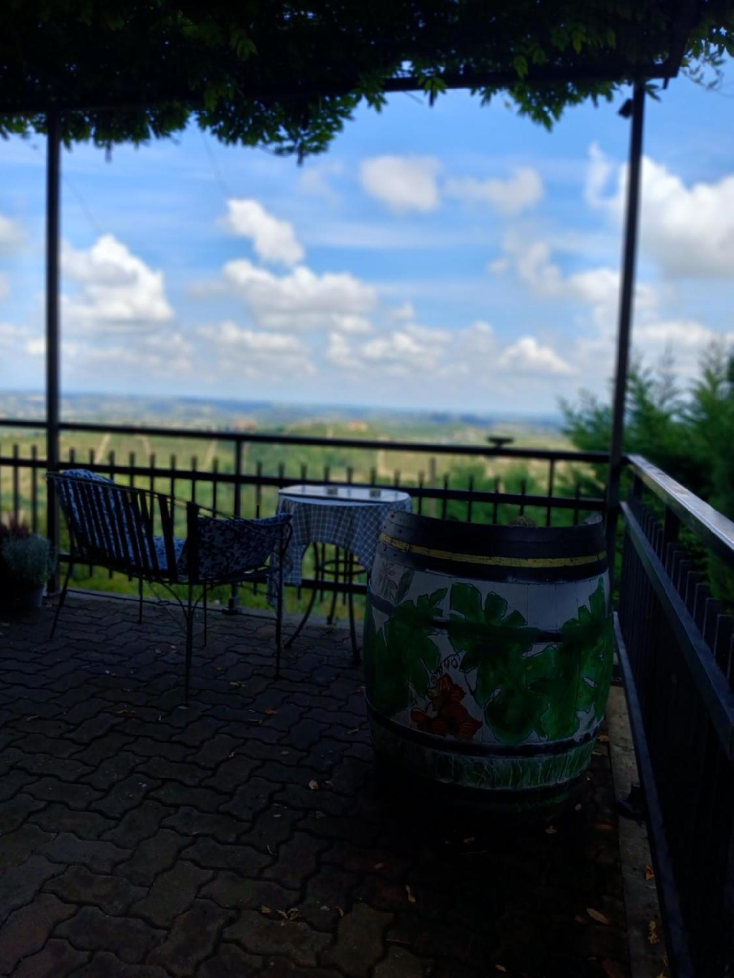 Casa Vacanza Il Colle Del Vento Calosso Exteriér fotografie