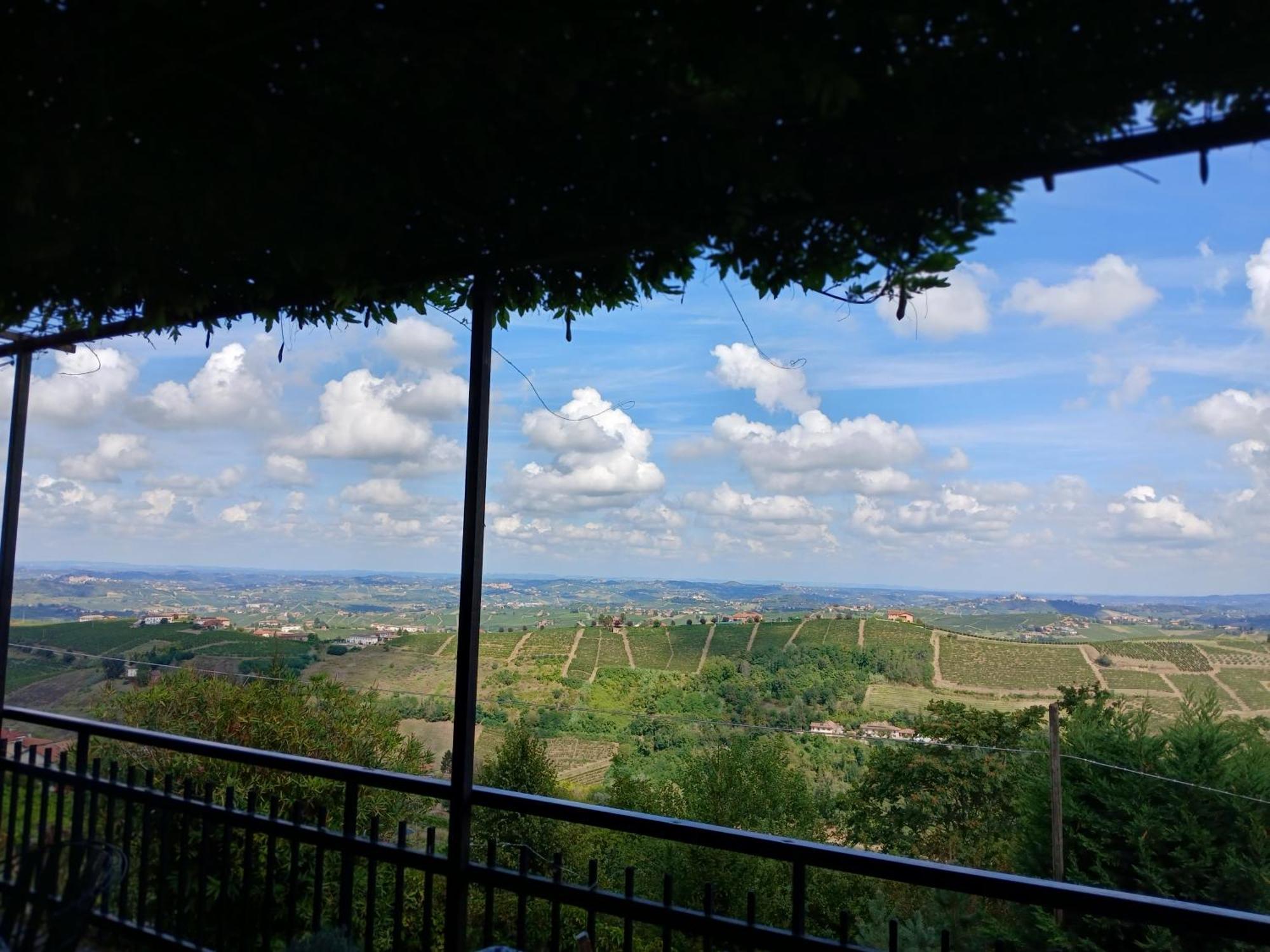 Casa Vacanza Il Colle Del Vento Calosso Exteriér fotografie